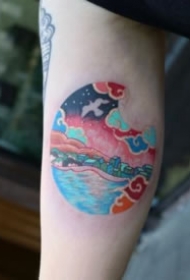 来自韩国的一组圆形里的创意小纹身