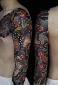 老传统风格的男性帅气纹身图片9张