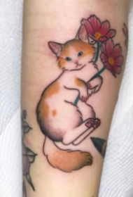 一组传统的日式小猫纹身作品图