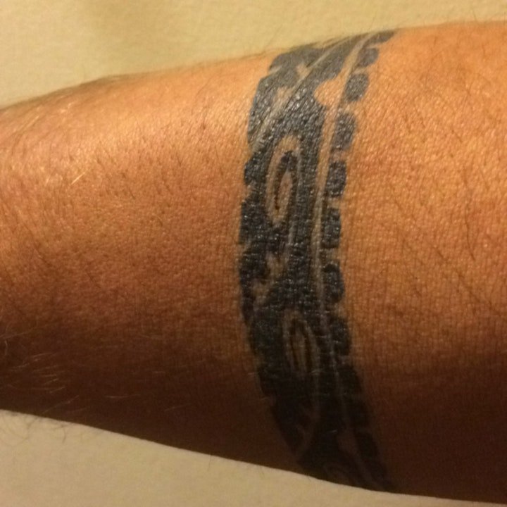 纹身黑色  部落气息浓厚的黑色图腾纹身图案