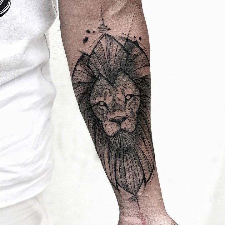 狮子 纹身图案  9张霸气而又威猛的狮子纹身图案