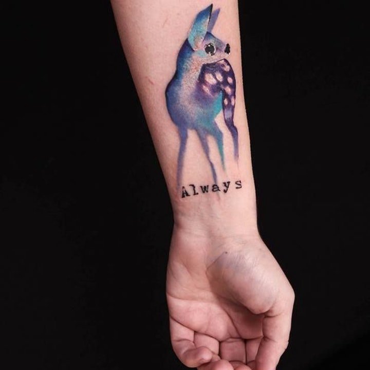 鹿的纹身图案    8张古灵精怪的鹿纹身图案