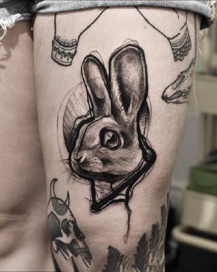 一组手臂上的暗黑动物纹身图案