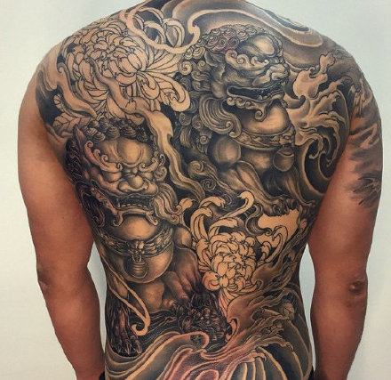 霸气的新传统大满背纹身作品图