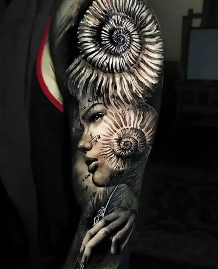 超现实主义的9张欧美纹身作品