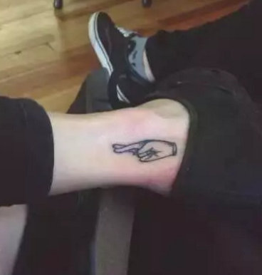 适合脚背的9张脚部纹身作品图