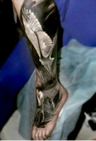 腿部纹身   技巧性十足的百变腿部纹身图案