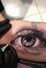 眼睛纹身图案 10张神秘且逼真的眼睛纹身图案