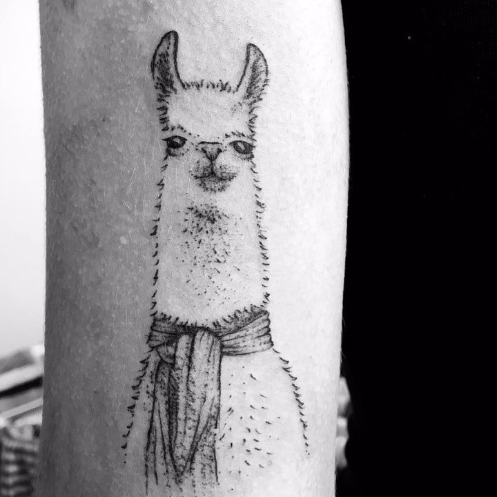 黑灰纹身图案  格外具有创意色彩的黑灰色纹身图案