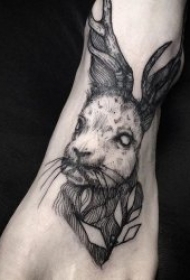 纹身黑色   10款炫酷而又低调的黑色纹身图案