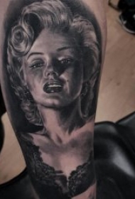 纹身人物图片  神采奕奕的人物肖像素描写实纹身图案