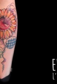 花朵纹身图案 创意的一组向日葵等小花朵纹身图案
