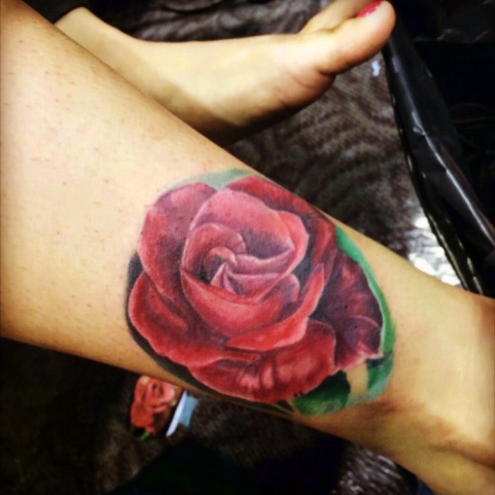 玫瑰花纹身图案 颜色比较厚重的一组玫瑰花纹身图案