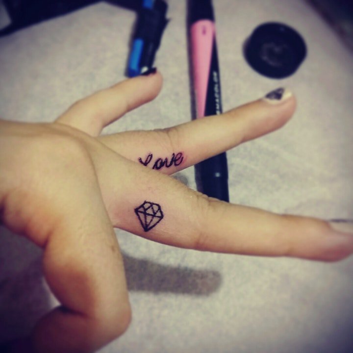 纹身钻石图 9张耀眼而又夺目的钻石纹身图案