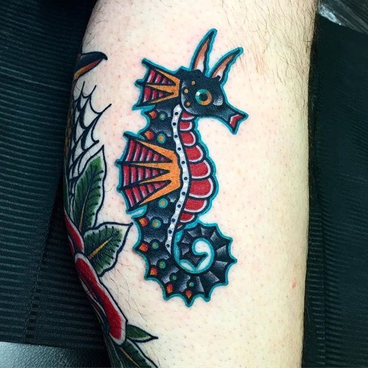 海马纹身图案    多款浮游在水中的海马纹身图案