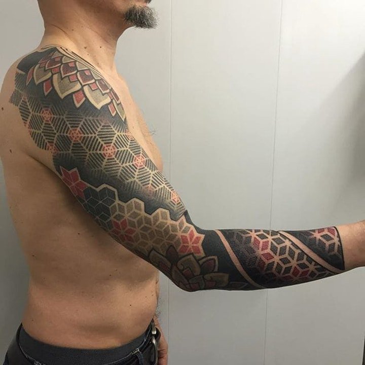 图腾纹身图案 个性化十足的黑灰色调图腾纹身图案