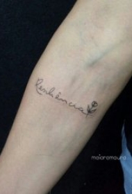 简单黑灰小纹身 10款黑灰纹身线条的小清新简约纹身图案