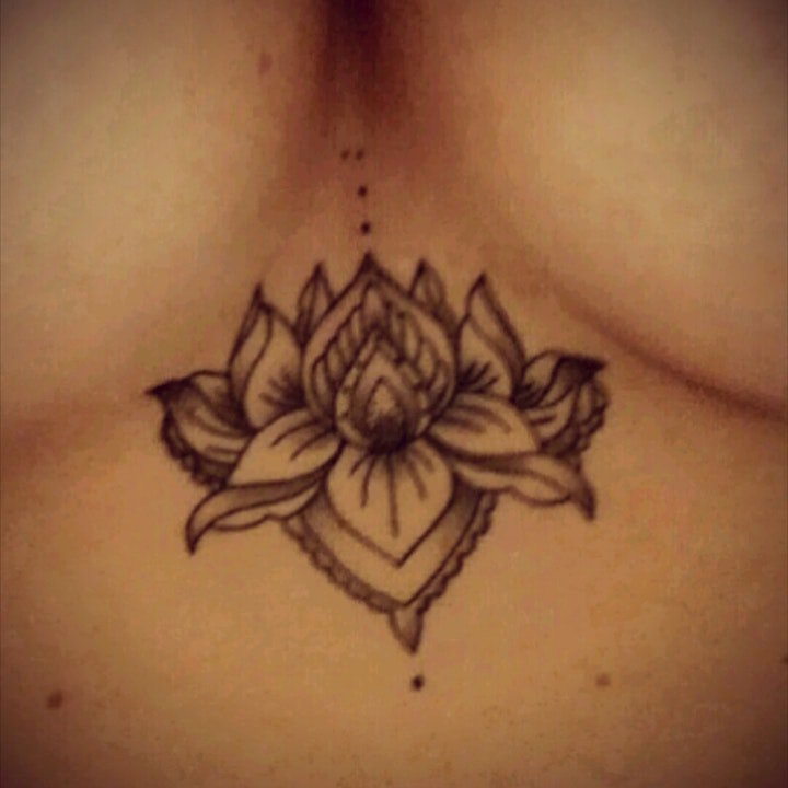 莲花纹身图案 10张圣洁且多姿的莲花纹身图案