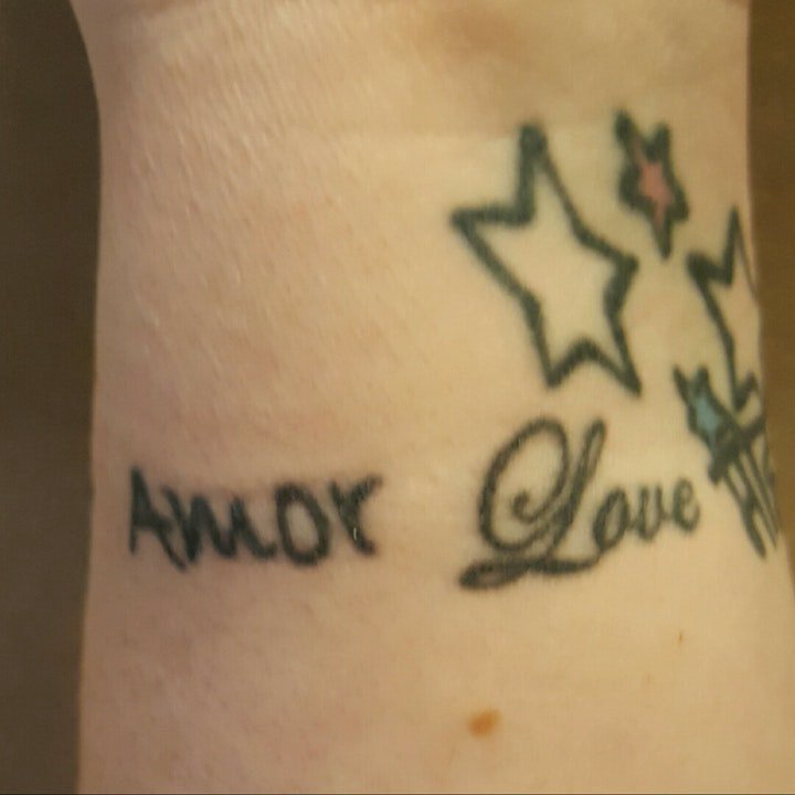 花体英文纹身 多款黑笔画纹身字母的花体英文纹身图案