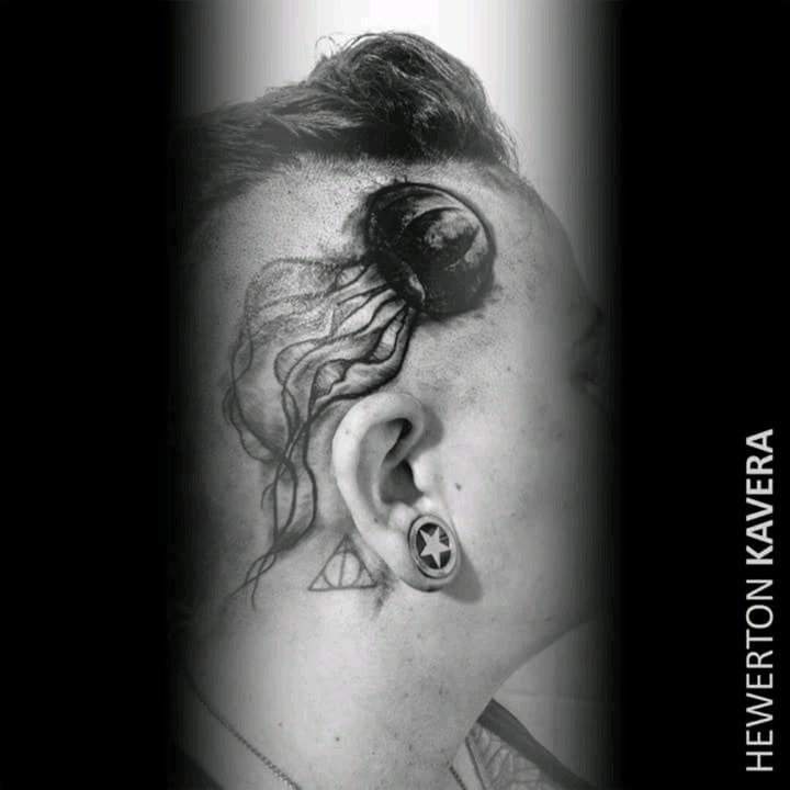 水母纹身图案  9张身姿柔软的水母纹身图案