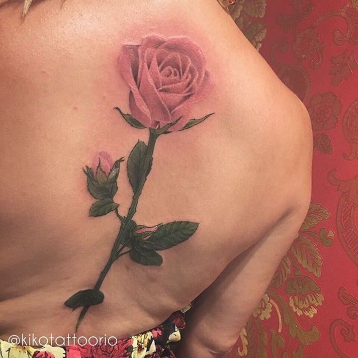 纹身图案花朵 适合女人漂亮的彩色的小花朵纹身图案