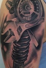 纹身工具  奇趣而又个性的扳手等五金工具纹身图案