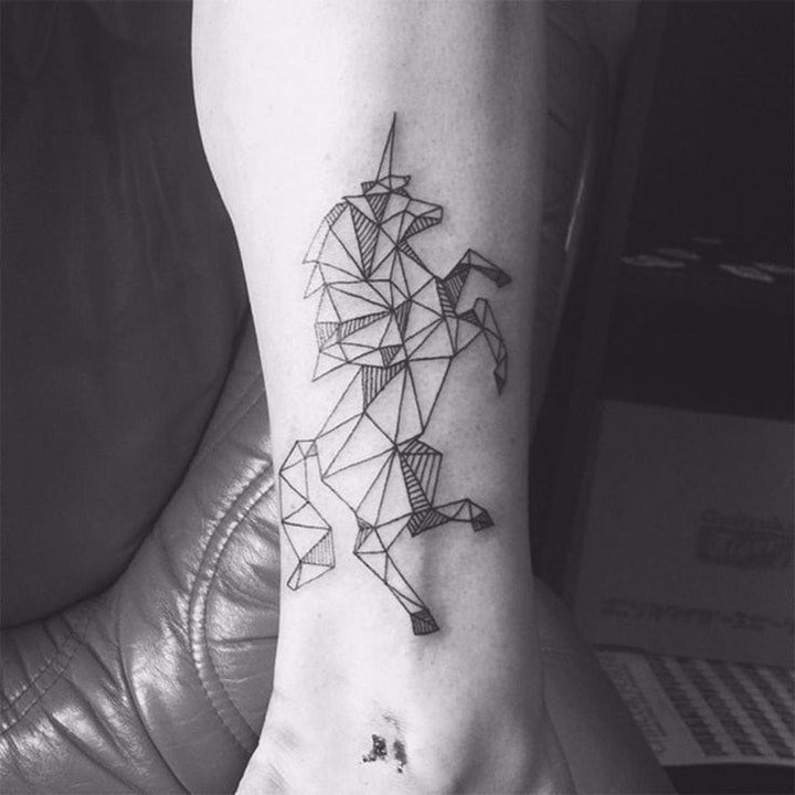 马纹身图案 10款形态各异的彩绘纹身动物马纹身图案