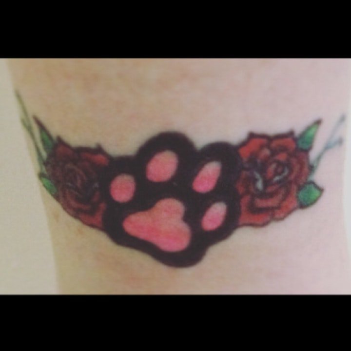 爪印纹身图案 10张黑色纹身可爱的狗爪子纹身图案