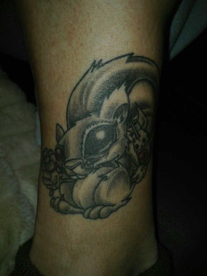 松鼠纹身  9张技巧性十足的呆萌松鼠纹身图案