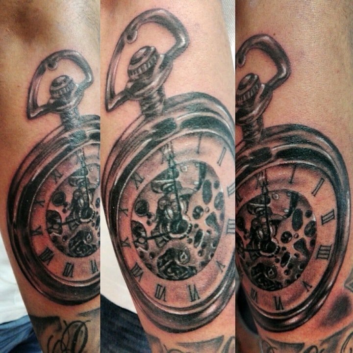 时钟纹身   具有警觉醒悟意义的时钟纹身图案