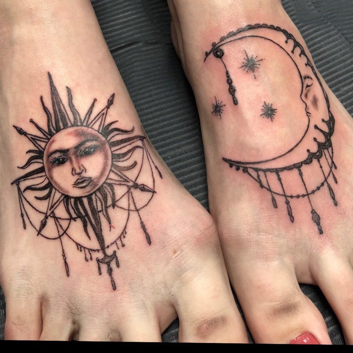 太阳和月亮纹身图案   闪亮而又耀眼的日月主题纹身图案