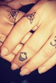 个性简单纹身图案 黑灰色调精致线条纹身个性简单纹身图案