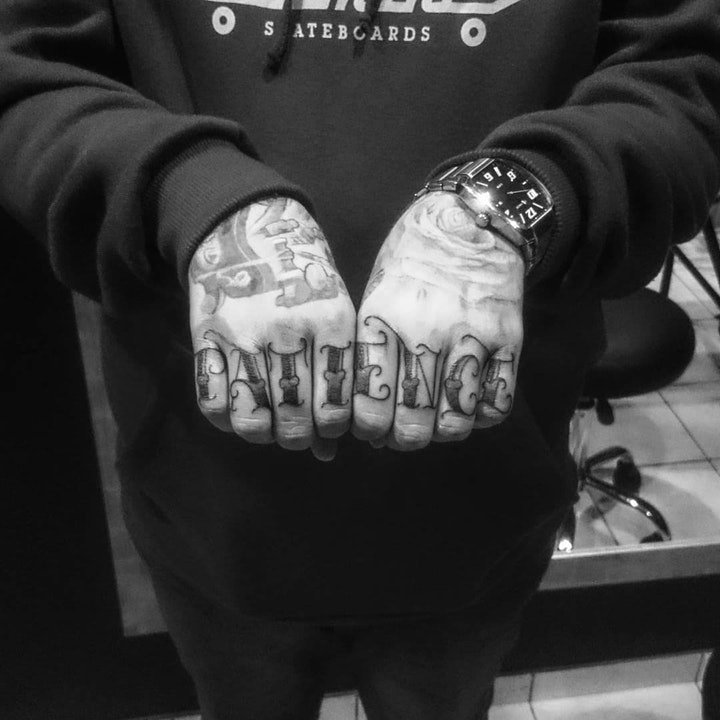 手指纹身图   9张个性而又小巧的手指纹身图案