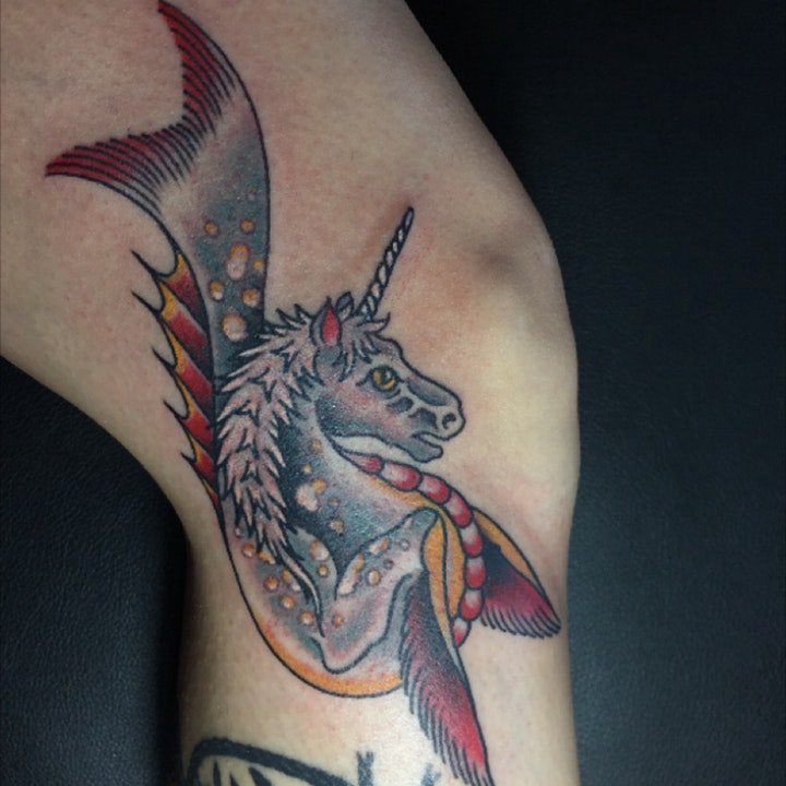 海马纹身图案    多款浮游在水中的海马纹身图案