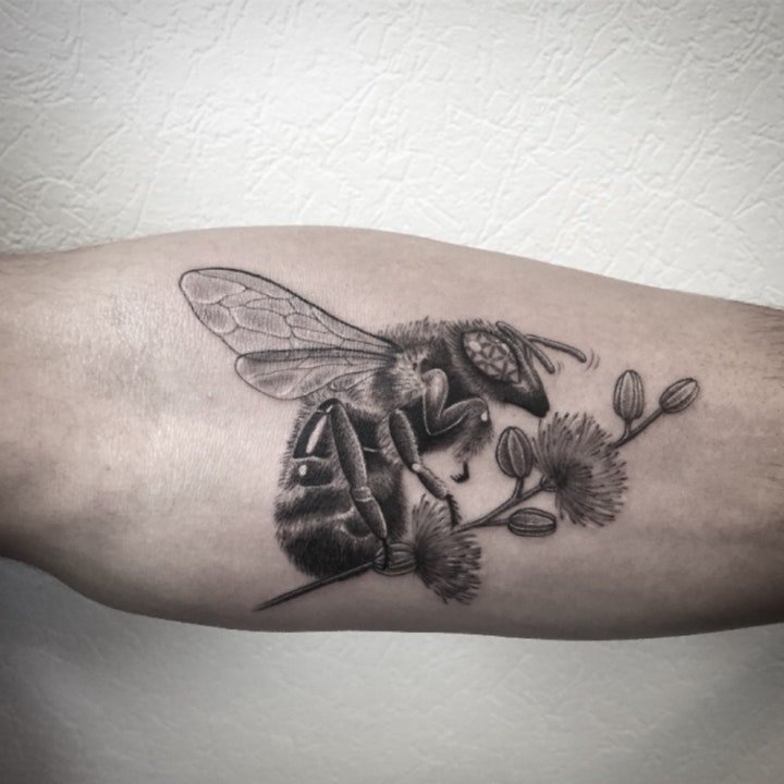 小蜜蜂纹身图案 多款各风格的动物小蜜蜂纹身图案