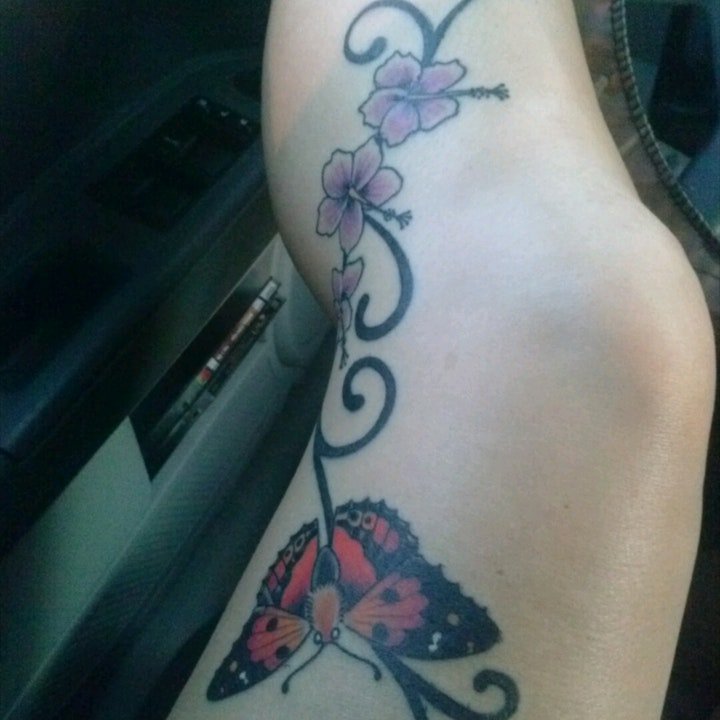 纹身小蝴蝶图案  轻捷飘逸的小蝴蝶纹身图案