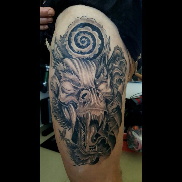 传统龙纹身图案 一组黑灰色调的传统龙纹身图片