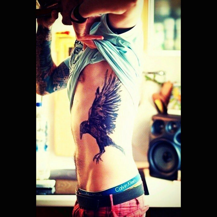 乌鸦纹身图   9款设计巧妙的乌鸦纹身图案图片