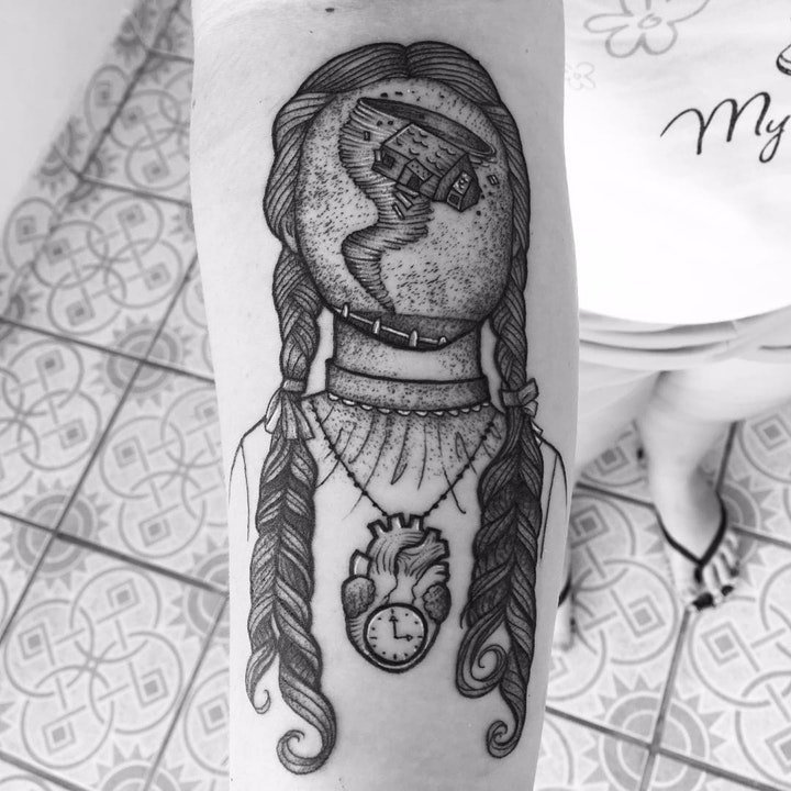 黑灰纹身图案  格外具有创意色彩的黑灰色纹身图案