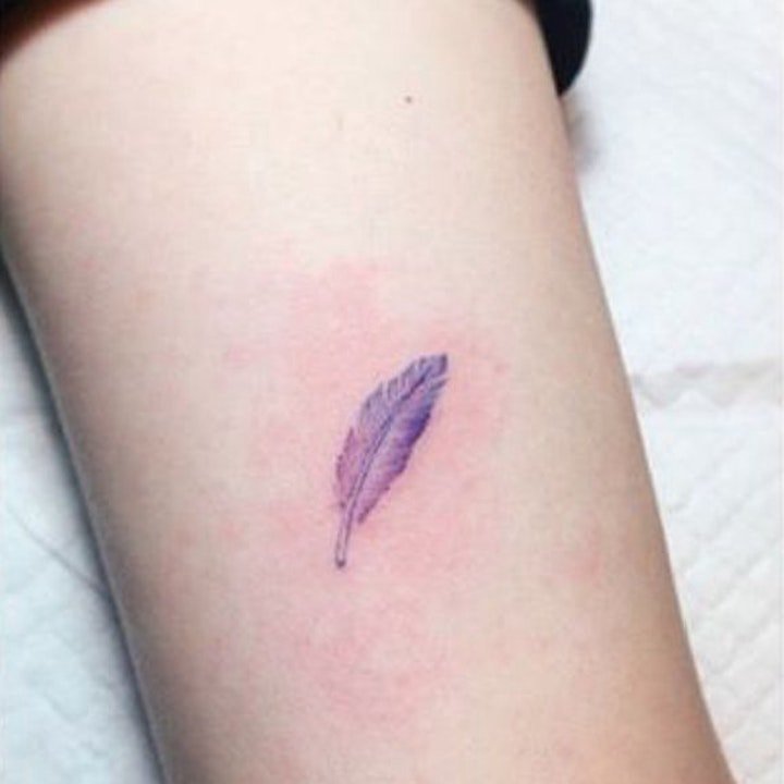 羽毛纹身图   10款轻柔而又唯美的羽毛纹身图案