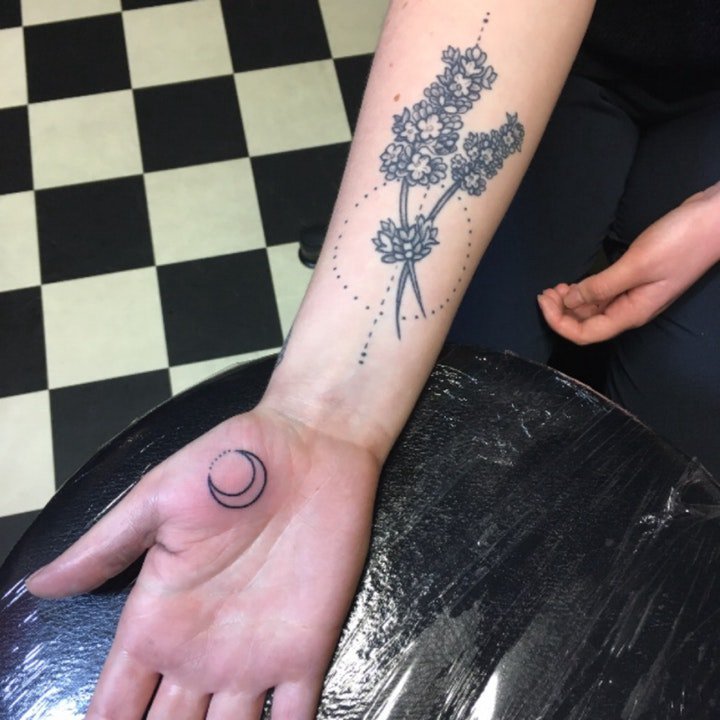 薰衣草纹身图案  9款颖长秀丽的薰衣草纹身图案