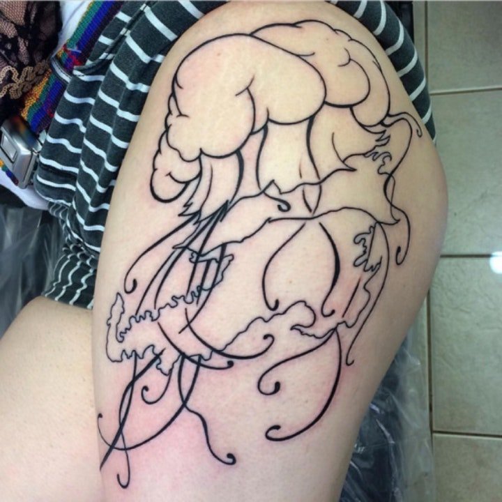 水母纹身图案  9张身姿柔软的水母纹身图案