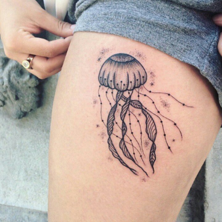 水母纹身图案  9张身姿柔软的水母纹身图案