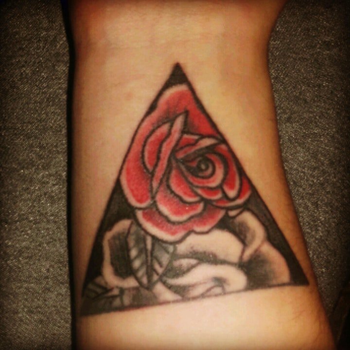 纹身三角形  设计感十足的三角形纹身图案