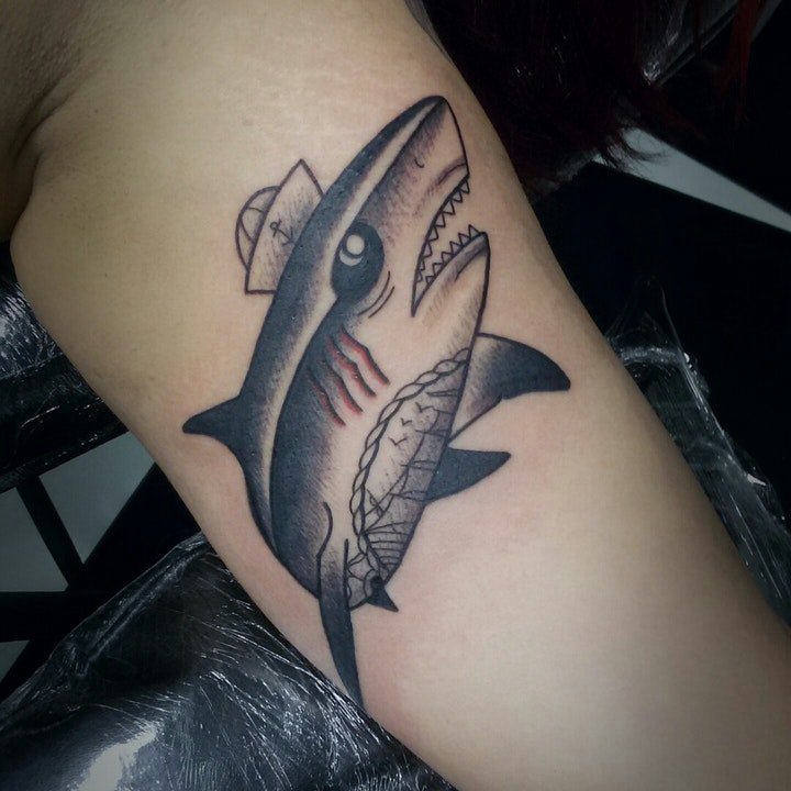 纹身鲨鱼图案 多款可爱卡通的鲨鱼纹身图案欣赏