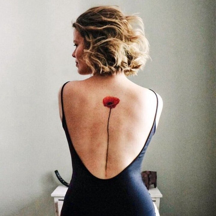 纹身清新小图片   清新而又靓丽色调的花朵纹身图案