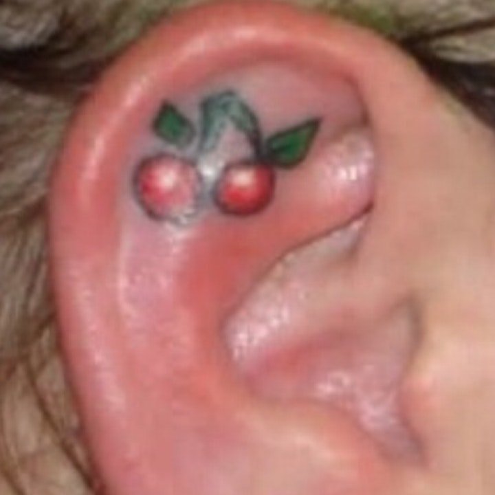 纹身耳朵小图 技巧性十足的迷你9张耳朵纹身图案