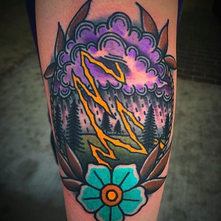 纹身闪电图案   9张个性非凡的创意闪电主题纹身图案