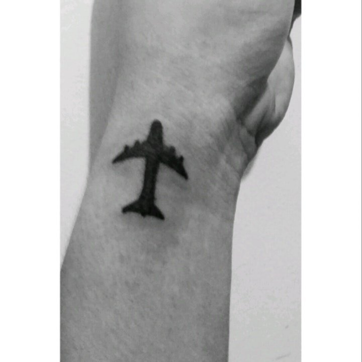 手腕纹身图案 10款简单且时尚的手腕小纹身图案