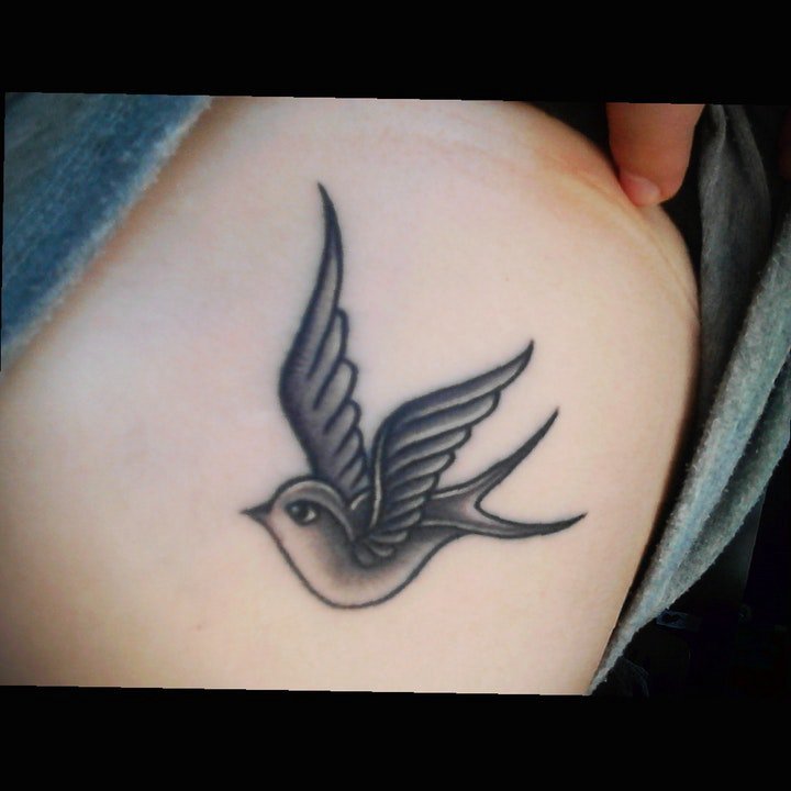 鸟纹身图案 身体各部位鸟和花朵搭配的鸟纹身图案